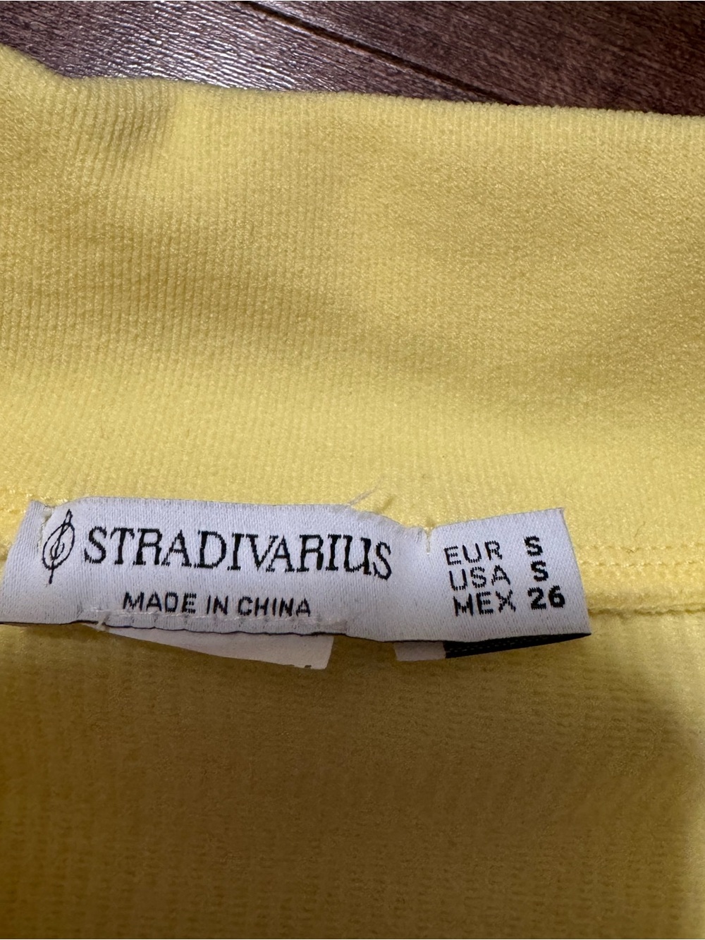 stradivarius Yellow Collared V-Neck Ribbed Tank - Picture 3 of 3